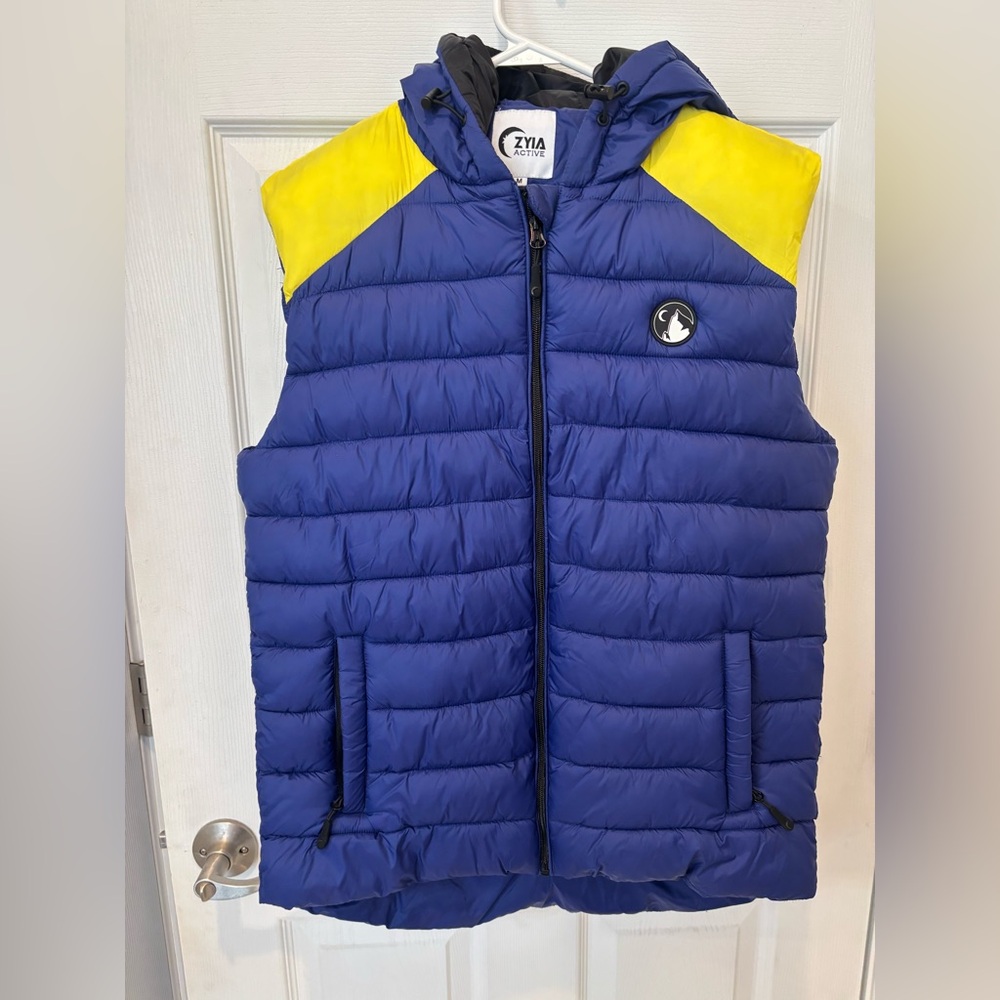 ZYIA Active‎ Navy and Black Puffer Vest